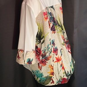 NWOT Chico’s Gorgeous NEW casual blouse Sz 3